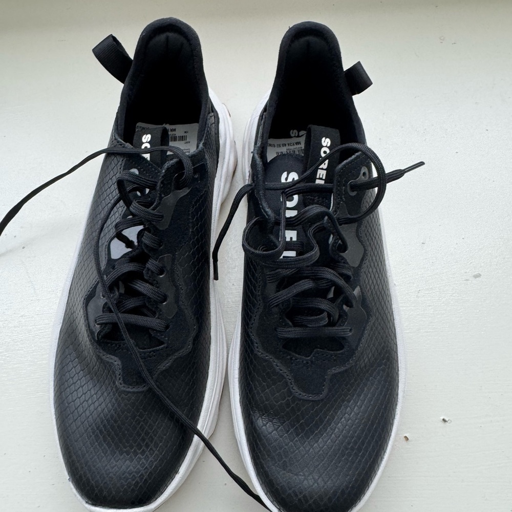 New Sorel Black Athletic Sneakers women’s size 9.5